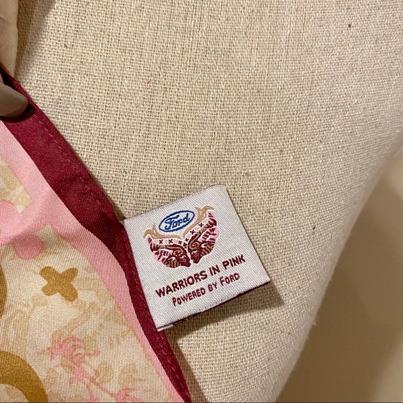 NWOT FordCares 2006 Breast Cancer Awareness Scarf - Picture 3 of 9